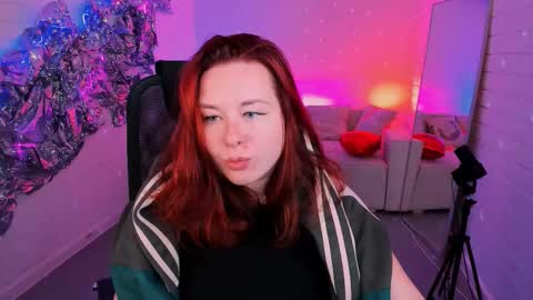 The woman of your dreams online show from October 7, 3:49 pm