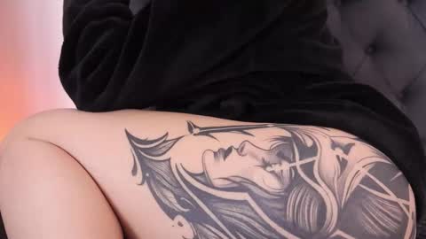 kaylee_lee online show from February 5, 7:33 am