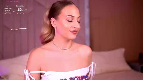 Kayleeflynn online show from November 20, 10:11 pm