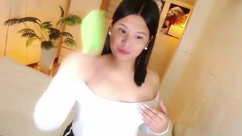 Y O U R        F U T U R E       K A Y L E E  online show from December 3, 2:58 am