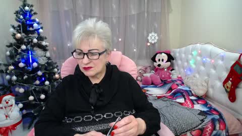 Snapshot of kaylesmoll chatting on December 26, 5:15 am kaylesmoll online show from December 26, 5:15 am