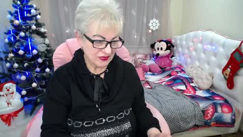 Snapshot of kaylesmoll chatting on December 28, 5:33 am kaylesmoll online show from December 28, 5:33 am