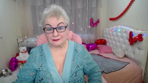 Snapshot of kaylesmoll chatting on March 2, 5:23 am kaylesmoll online show from March 2, 5:23 am