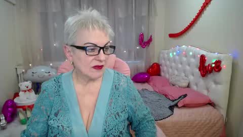 Snapshot of kaylesmoll chatting on February 26, 5:57 am kaylesmoll online show from February 26, 5:57 am