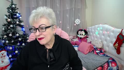 Snapshot of kaylesmoll chatting on December 29, 5:31 am kaylesmoll online show from December 29, 5:31 am