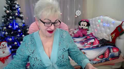 Snapshot of kaylesmoll chatting on December 24, 7:22 pm kaylesmoll online show from December 24, 7:22 pm