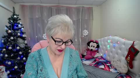Snapshot of kaylesmoll chatting on January 9, 5:55 am kaylesmoll online show from January 9, 5:55 am