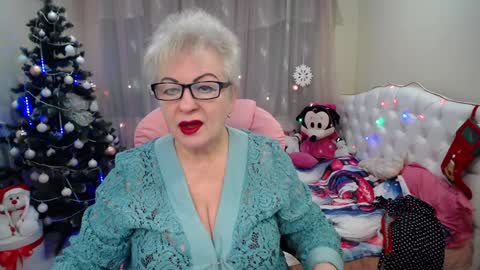 Snapshot of kaylesmoll chatting on December 30, 7:32 pm kaylesmoll online show from December 30, 7:32 pm