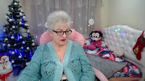 Snapshot of kaylesmoll chatting on December 31, 5:33 am kaylesmoll online show from December 31, 5:33 am