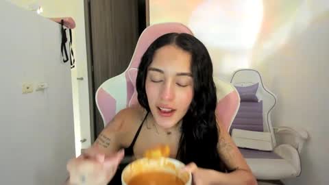 Snapshot of kaylie_xxx chatting on September 12, 9:44 pm kaylie online show from September 12, 9:44 pm