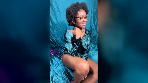 keandrasnow online show from April 13, 2:35 am