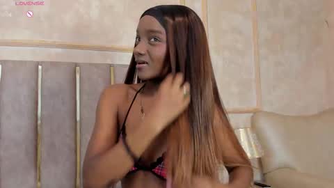 keirahartz online show from February 25, 3:42 am