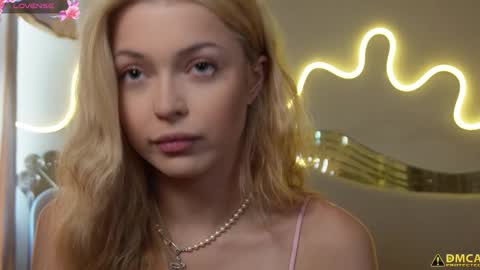 Snapshot of kelly_peachpiee chatting on September 9, 5:18 am kelly_peachpiee online show from September 9, 5:18 am