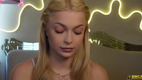 Snapshot of kelly_peachpiee chatting on September 10, 5:29 am kelly_peachpiee online show from September 10, 5:29 am