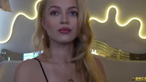 Snapshot of kelly_peachpiee chatting on September 30, 5:35 am kelly_peachpiee online show from September 30, 5:35 am