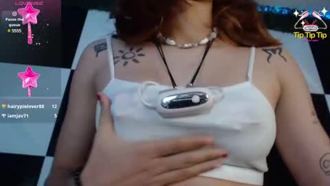 Snapshot of kelly_queenpussy chatting on January 23, 8:45 pm KEY online show from January 23, 8:45 pm