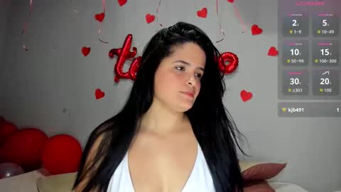 kellyMillian  online show from December 1, 11:29 pm