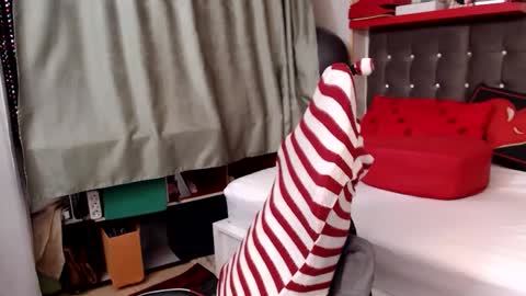 kelly online show from April 19, 10:12 pm