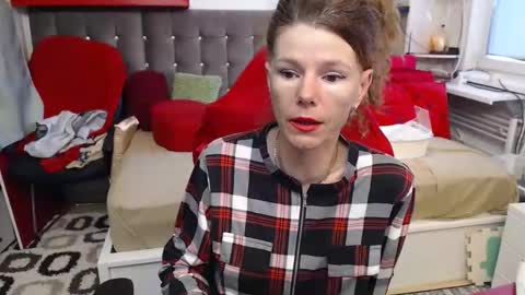 Snapshot of kellynumber chatting on October 6, 7:47 am kelly online show from October 6, 7:47 am