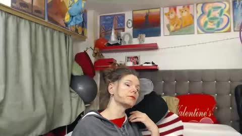 kelly online show from February 26, 8:19 pm