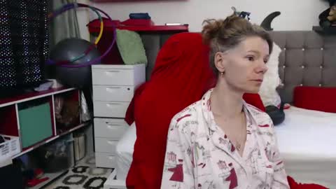 Snapshot of kellynumber chatting on February 6, 12:04 pm kelly online show from February 6, 12:04 pm