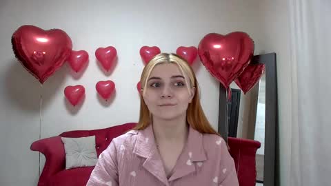 Kelly Stoneys online show from February 10, 3:42 pm