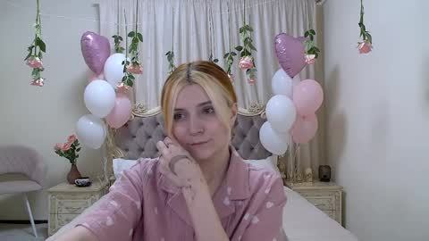 Kelly Stoneys online show from February 19, 4:44 am