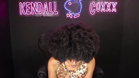 Snapshot of kendall_coxxx chatting on December 12, 2:59 am online show from December 12, 2:59 am