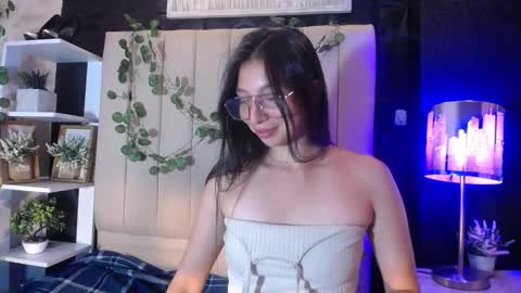 Snapshot of kendall_saenz chatting on September 22, 7:56 pm kendall_saenz online show from September 22, 7:56 pm