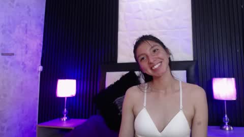 Snapshot of kendall_saenz chatting on December 18, 9:08 pm kendall_saenz online show from December 18, 9:08 pm