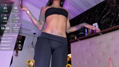 Kendall online show from December 21, 3:38 pm