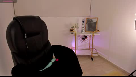 kendra  Benz online show from November 21, 11:40 pm