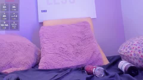 kendrachavez_ online show from February 23, 9:47 pm