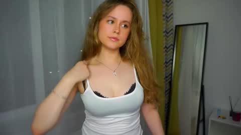Snapshot of kendraedger chatting on September 12, 5:42 pm Kira online show from September 12, 5:42 pm