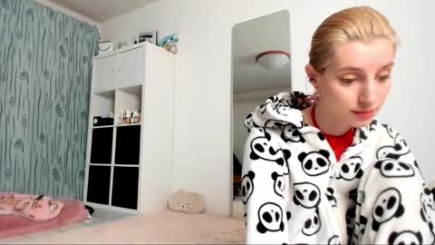 Kenzie online show from February 6, 5:03 am