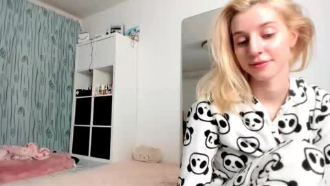 Kenzie online show from January 11, 5:20 am