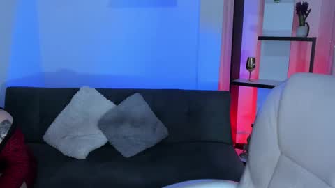 Kenzie online show from February 1, 4:33 am