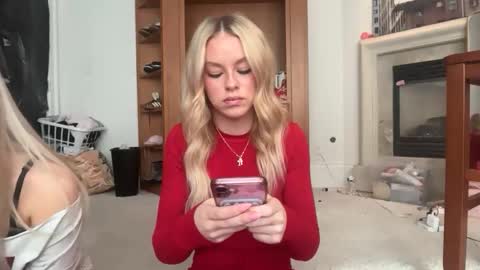 kenziesmithh online show from December 22, 8:45 pm