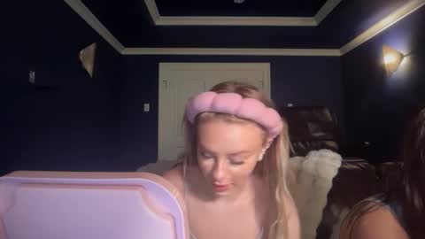 kenziesmithh online show from September 21, 7:34 pm