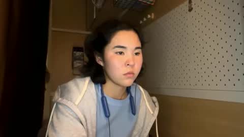 Jenny  online show from April 5, 9:19 am