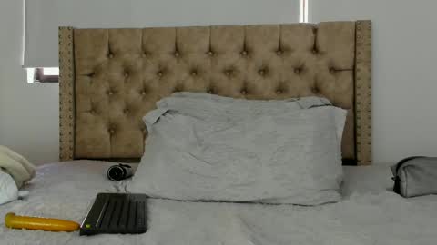 Kery Hillson online show from September 10, 1:44 pm