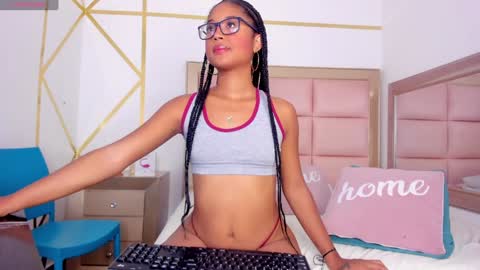 Snapshot of keyla_spencer chatting on January 5, 1:15 pm keyla online show from January 5, 1:15 pm