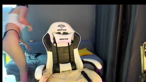 Keyli online show from December 18, 6:07 am