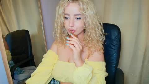 Khaleesi online show from May 28, 6:39 pm