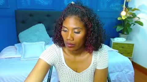 khatiusca_ online show from July 22, 3:02 pm