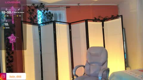 Khloe online show from November 10, 12:33 pm