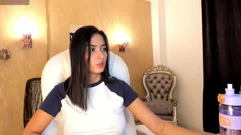 Khloe online show from February 3, 2:24 pm