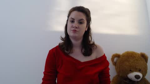 Sarah online show from February 11, 3:02 pm