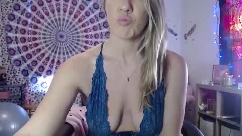 KELLYWILDNNOUT online show from December 26, 5:08 pm