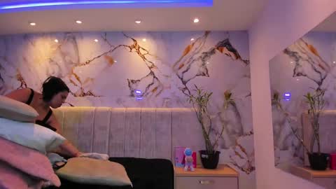    N         M online show from October 29, 11:36 am